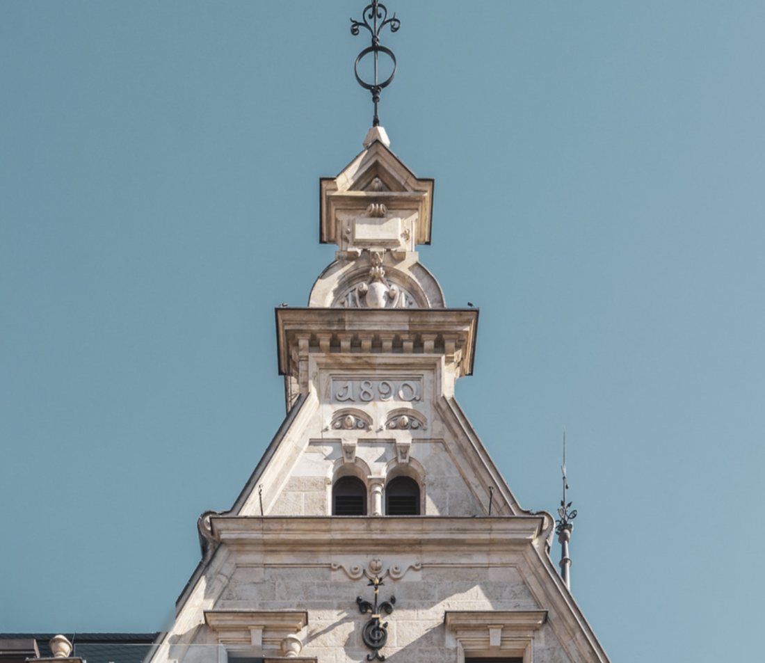 Wieża kamienicy we Wrocławiu, siedziba kancelarii